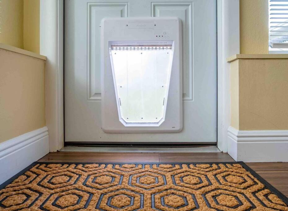 3bdr2bath In Close To Tampa, 20 Min To Stadium, Airport