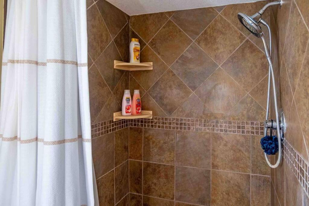 Holiday home 3bdr2bath In Close To Tampa, 20 Min To Stadium, Airport Lutz