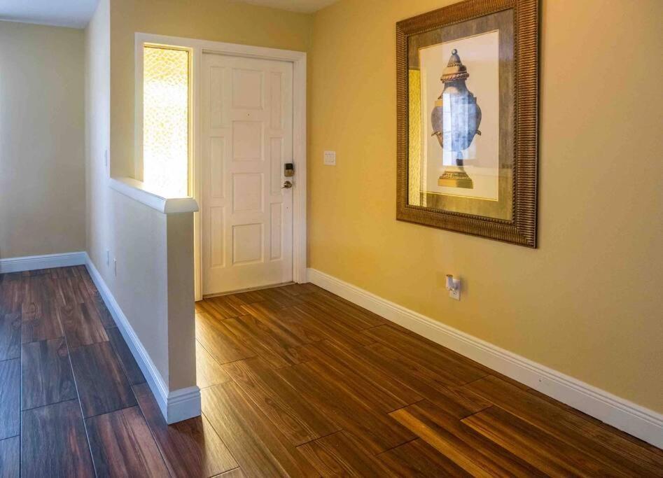 3bdr2bath In Close To Tampa, 20 Min To Stadium, Airport Holiday home